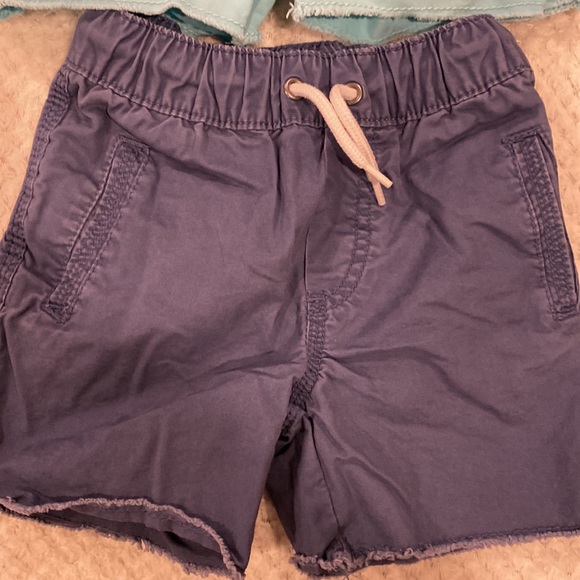 Osh kosh blue shorts size 3T - Picture 3 of 6